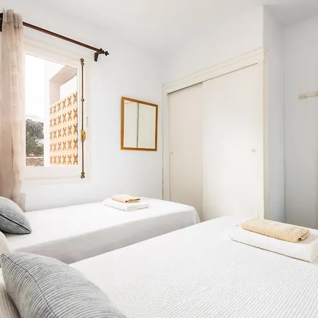 Els Pins By Escape *